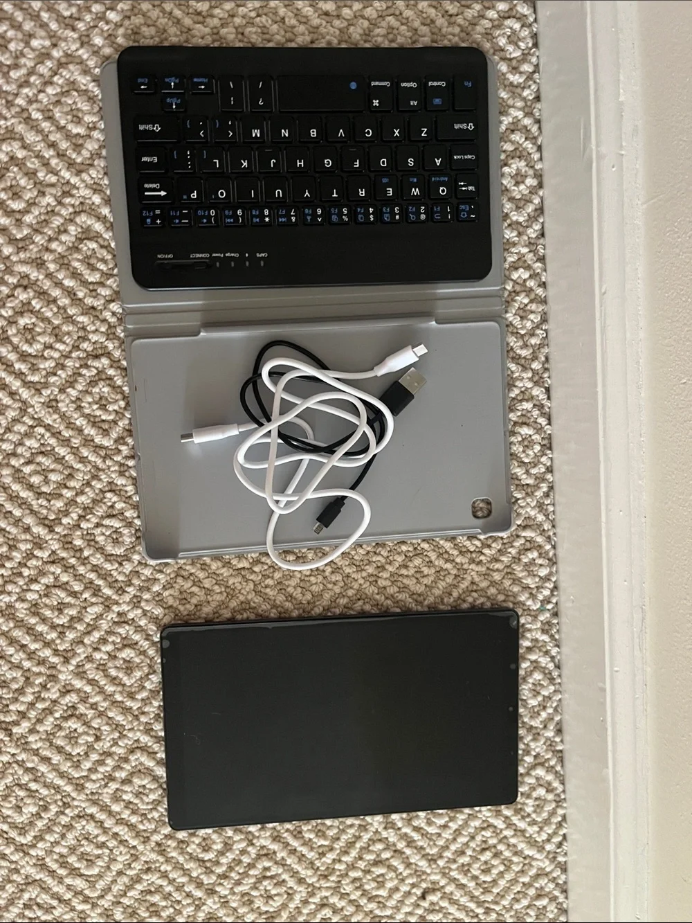 Samsung Black Tablet with Detachable Bluetooth Keyboard and Cables